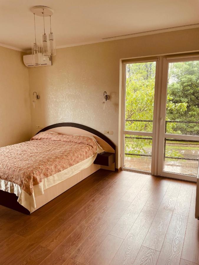 Dacha Hotel Odesa Exterior photo